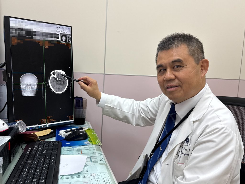 9旬翁牽機車跌倒頭撕裂腦出血-醫籲注意居家安全