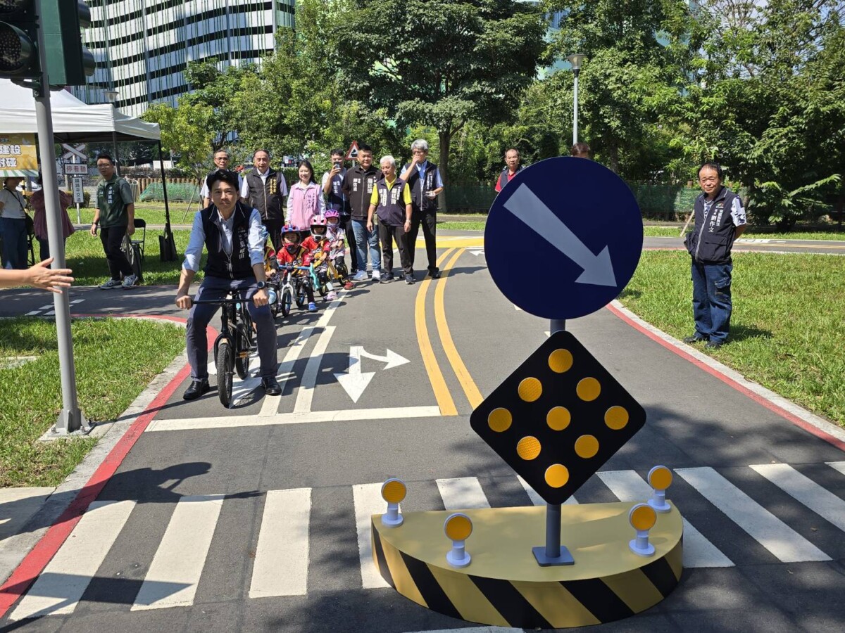 ▲泉源交通主題公園規劃完整交通設施，市府以互動方式與學童共同體驗。(圖/中市府提供)