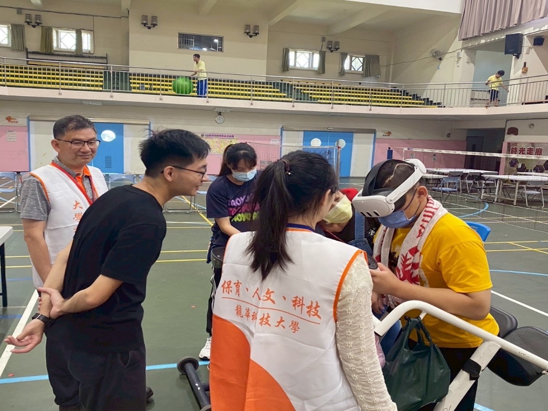 龍華科大學子前進桃特 綠幕攝影為特教生圓環球夢 251168 3