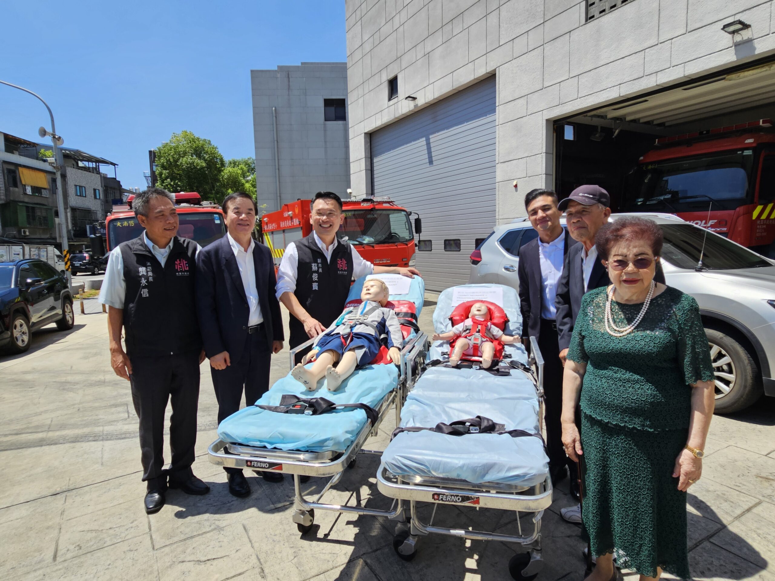 三本建設捐桃消救護車配備齊全 蘇俊賓:妥善運用發揮最大效益 S 53067991 0 scaled