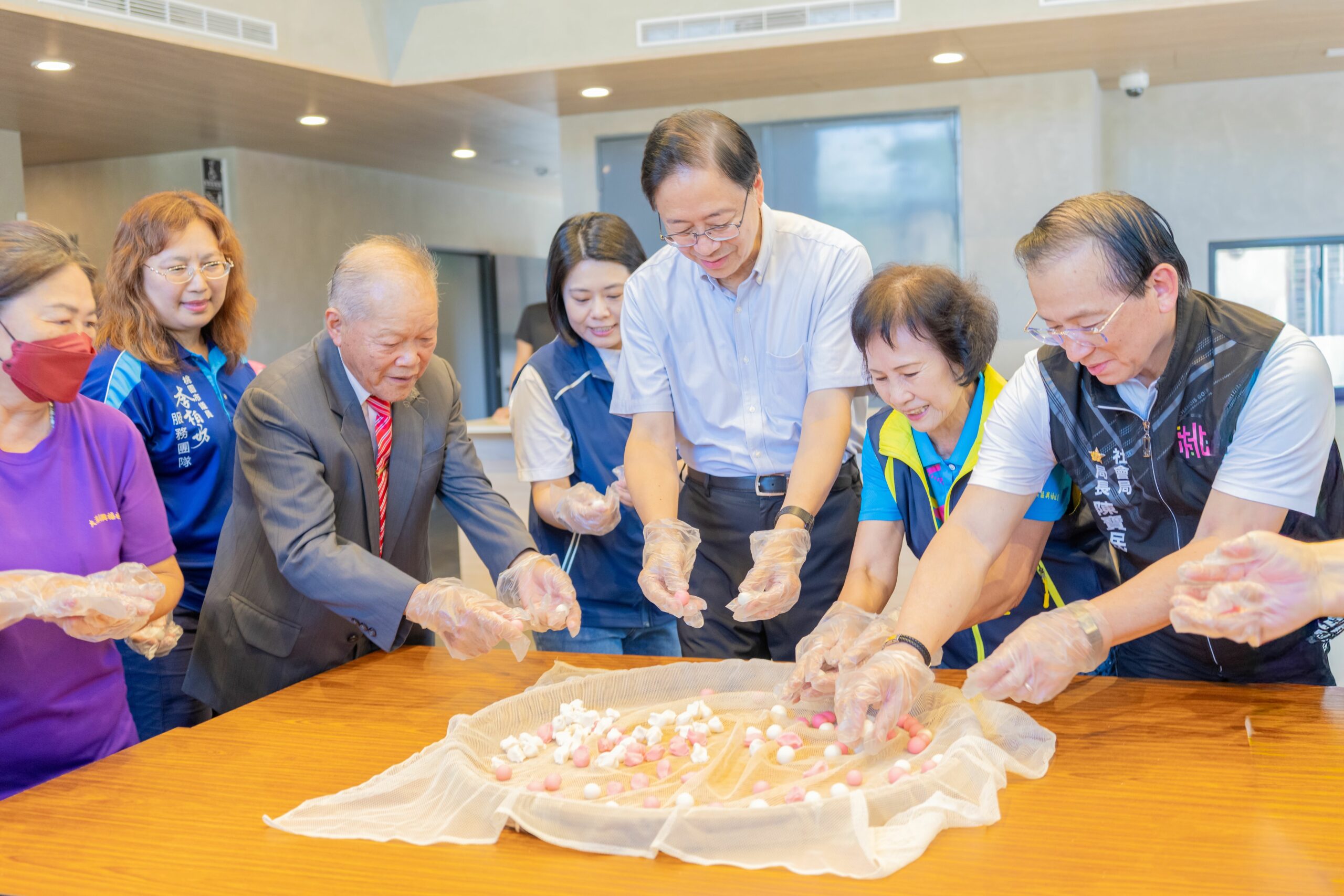 大溪老人文康活動中心揭牌 張善政盼成長者健康促進重要據點 9d4de409 620f 461a 929c 59e1c36754c5 scaled