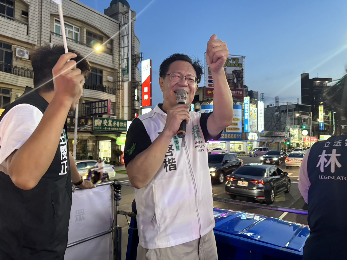 張啓楷提出四大主軸-----「減空污、穩供電、護能源、能源自主」，籲民眾823投下同意票。(圖／張啓楷國會辦公室)
