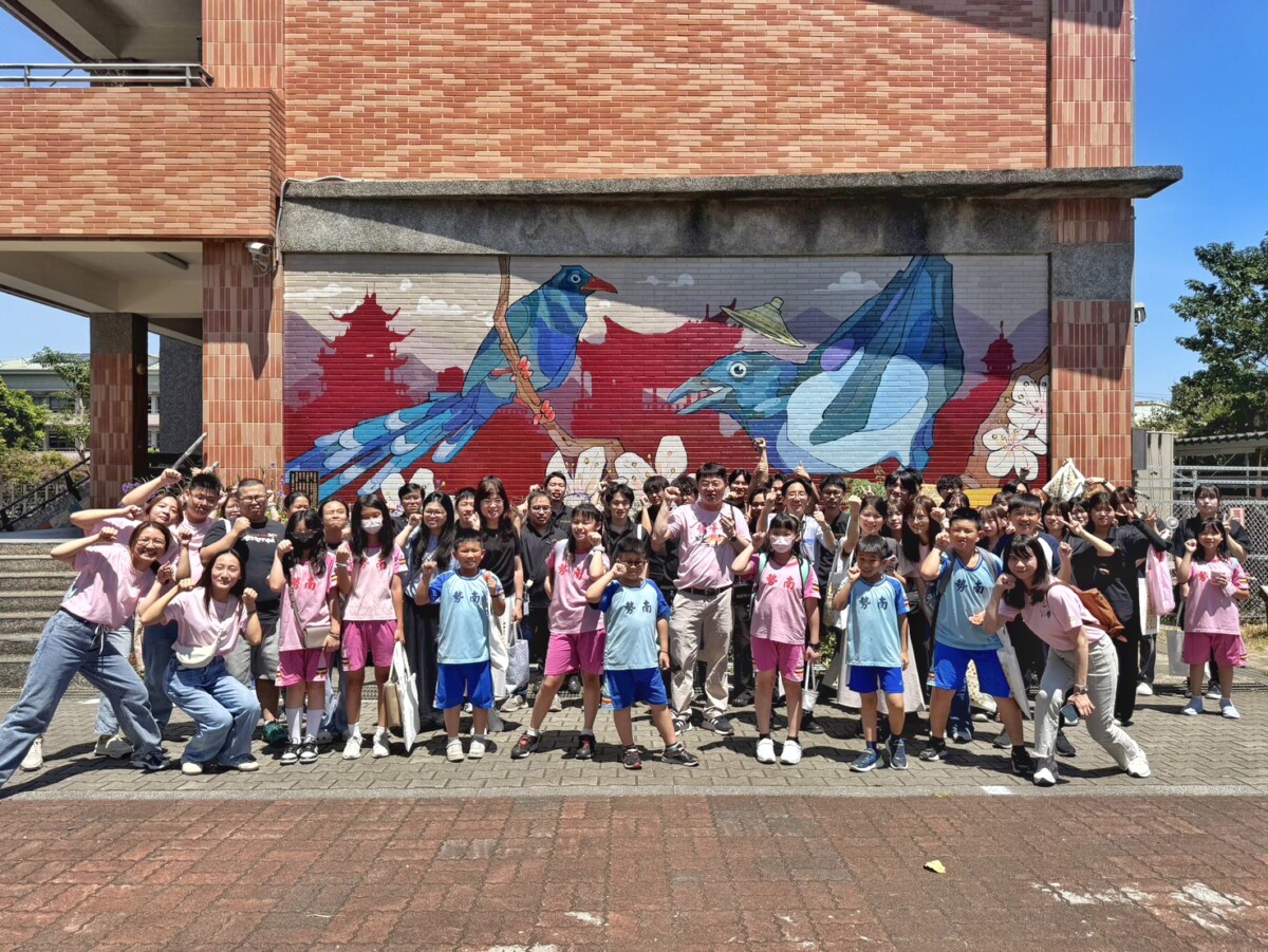 ▲日本千葉商科大學與南勢國小網友相見歡(桃園市立圖書館提供)