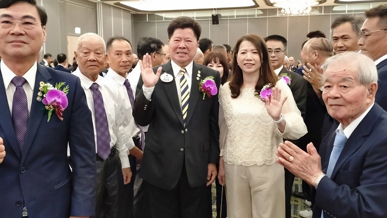 ▲獅友列隊歡迎總監李敏卿團隊進場儀式。