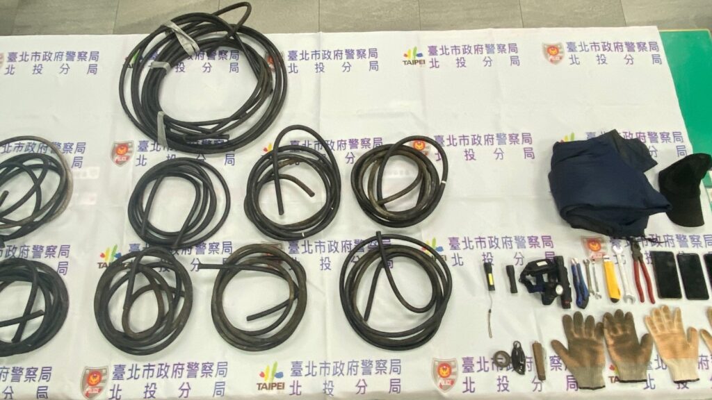 鷹眼實習生 實習生鷹眼識破竊案 電纜線竊嫌當場落網 2 MEITU 20250822 083530941