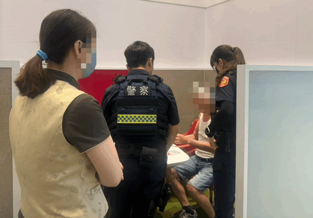 老翁執意匯二百六十萬元             警方勸說阻卻保住辛苦錢