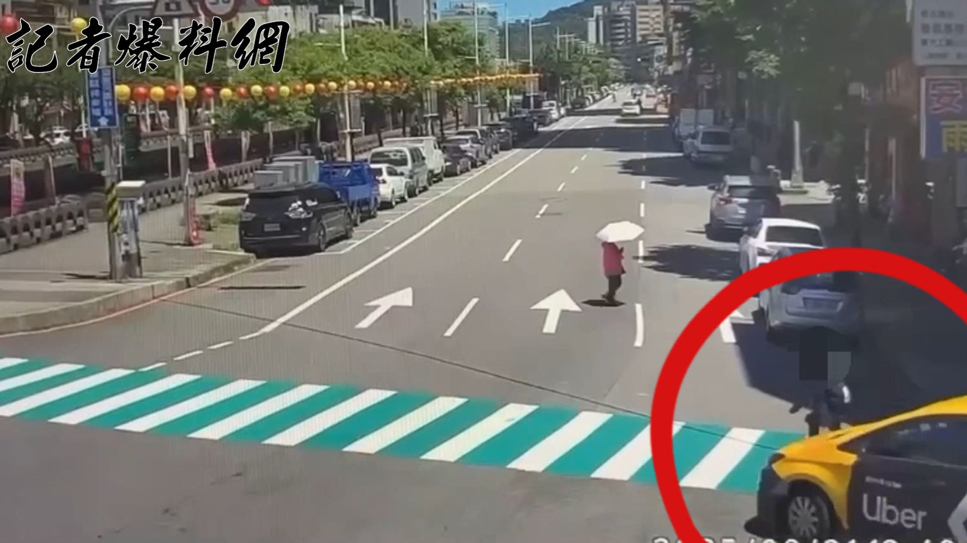 基隆市仁愛區仁一路、愛六路口,前(21)日發生1起交通事故。(翻攝畫面)