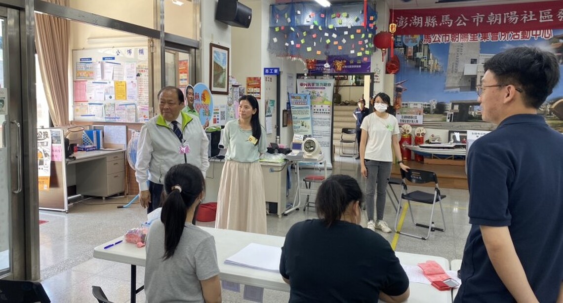 陳光復向選務人員表達感謝 呼籲鄉親踴躍投票 為國家未來發聲