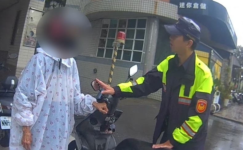 ▲婦人意識到自己受騙,也感謝警方的叮嚀。