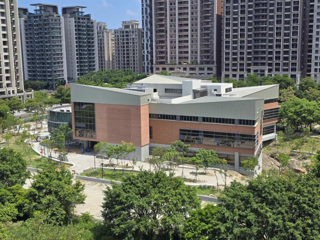 ▲竹縣總圖辦「金屬屋頂優化說明會」,邀民眾共創圖書館新風貌。