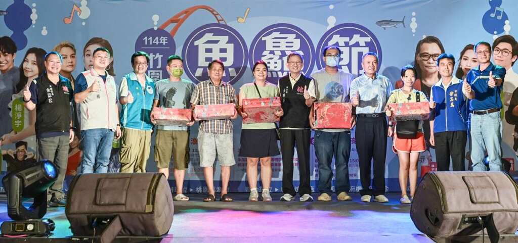 ▲桃園市副市長王明鉅23日晚間前往大園區,出席「114年竹圍魚鱻節」。