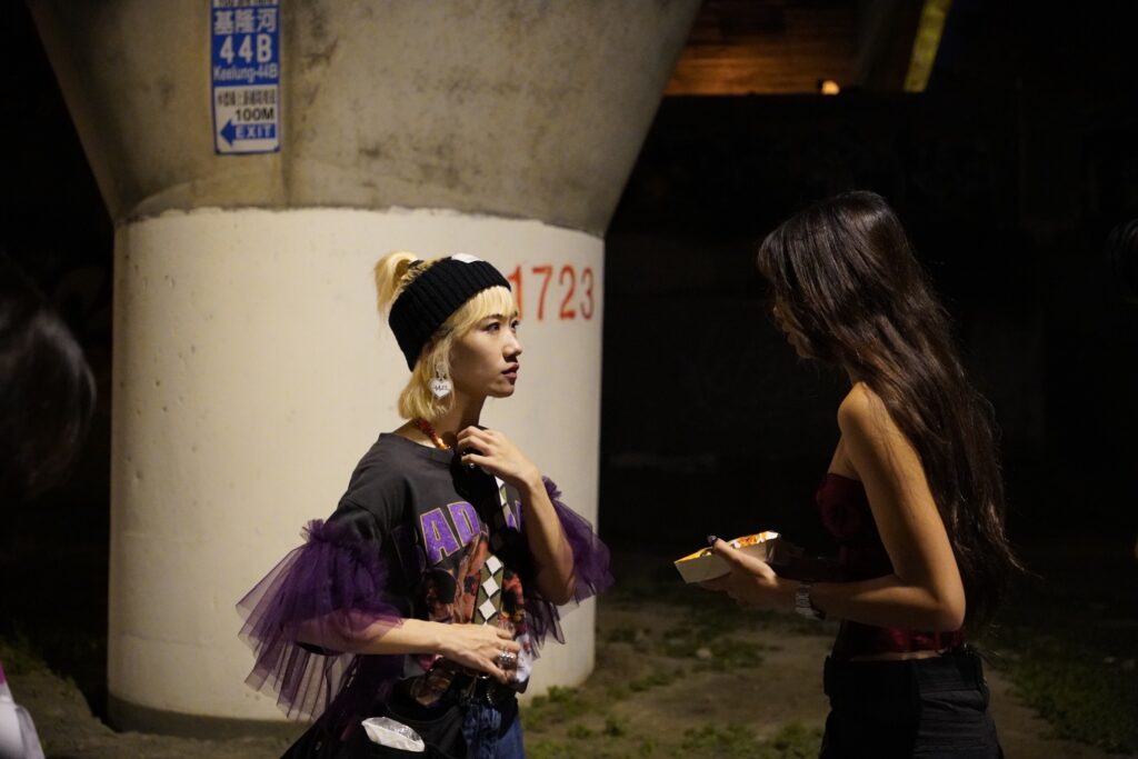 春節大片《影視圈風雲》卡司超狂 跨性別女神可芙首部大銀幕作品扛女主角,尬三金主持人Lulu和千萬網紅奇軒 13 S 220127245