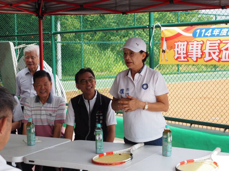 圖文:市議員羅永珍致詞。