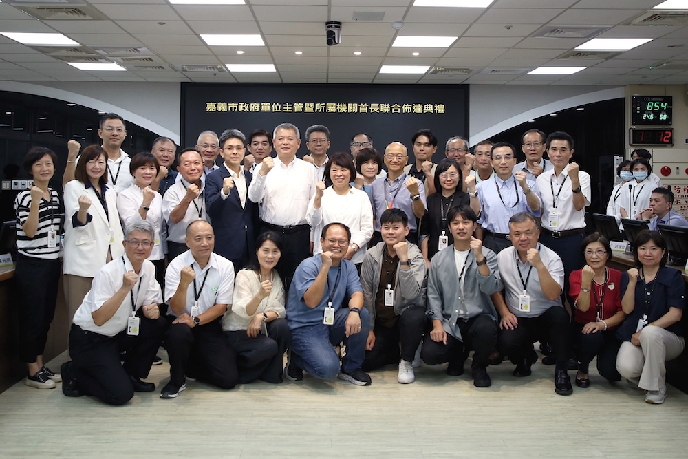 黃敏惠市長為創造團隊更大能量,調整環保與行政主管強化跨域歷練。(圖/嘉義市政府提供)