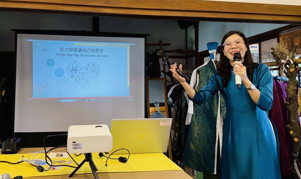 移民署南區事務大隊嘉義市服務站邀范氏伶分享心路歷程。(圖/嘉義市服務站提供)