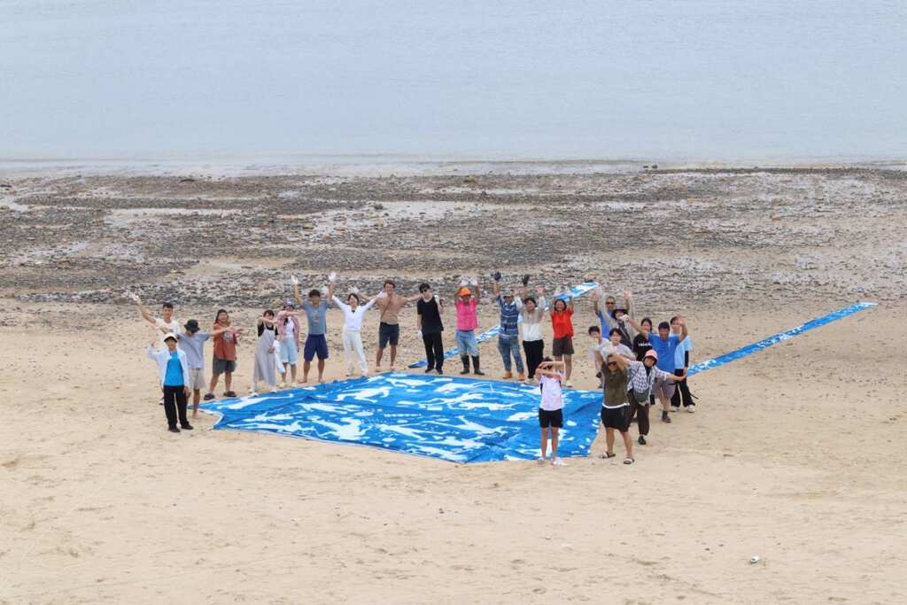 ▲第三屆馬祖國際藝術島,日本藝術家木村崇人攜手東莒居民,風箏共創讓島嶼飛向雲端。