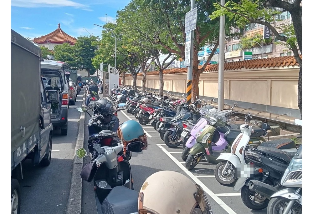 板殯停車亂象惹爭議 山田摩衣建議檢討動線規劃 202 248250825a02