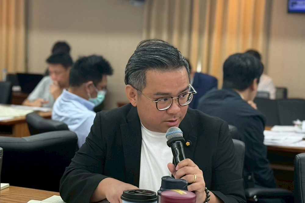 憂台灣下半年景氣差 黃健豪籲:政府應針對傳產提出有利方針 204 憂台灣下半年景氣差 黃健豪籲:政府應針對傳產提出有利方針 203