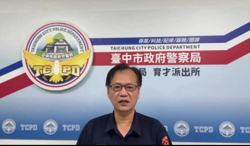 警員張宏銓發現巷內起火            隻身迅持滅火器予以撲滅