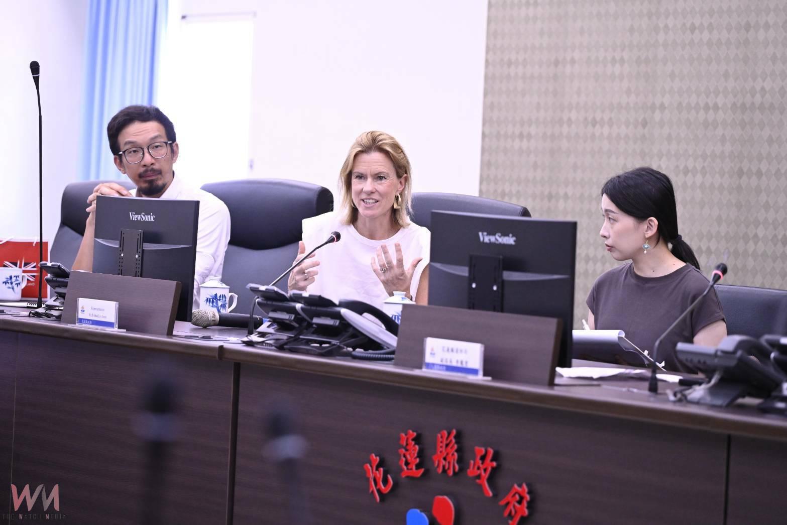 英國駐台代表包瓊郁參訪花蓮 體驗原民工藝肯定防災韌性 - https://www.watchmedia01.com