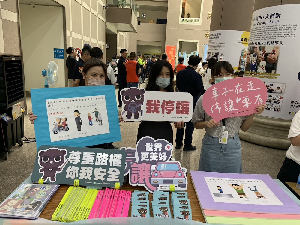 嘉義市政府警察局在勇媽市長黃敏惠親率執政團隊到場主持下，擕手國際獅子會擴大舉辦「警×獅聯盟，反酒駕護嘉任務GO！」。（圖/記者陳惲朋攝）