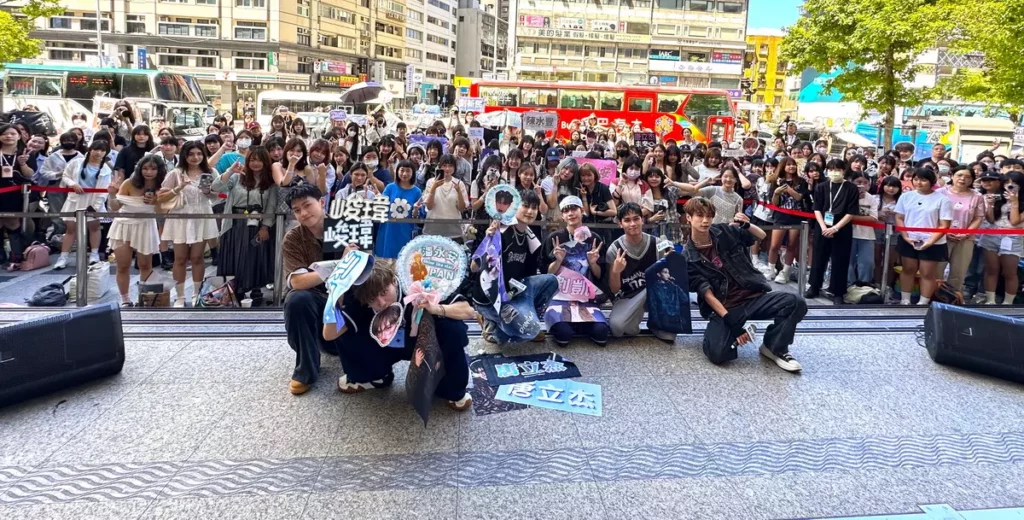 Dolfan辦新生Saturnday首次6人握手會 VERA學文義氣站台主持