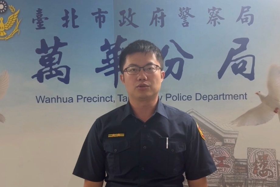 假兌幣真行搶 警到場逮捕送辦 1 MEITU 20250826 104950221
