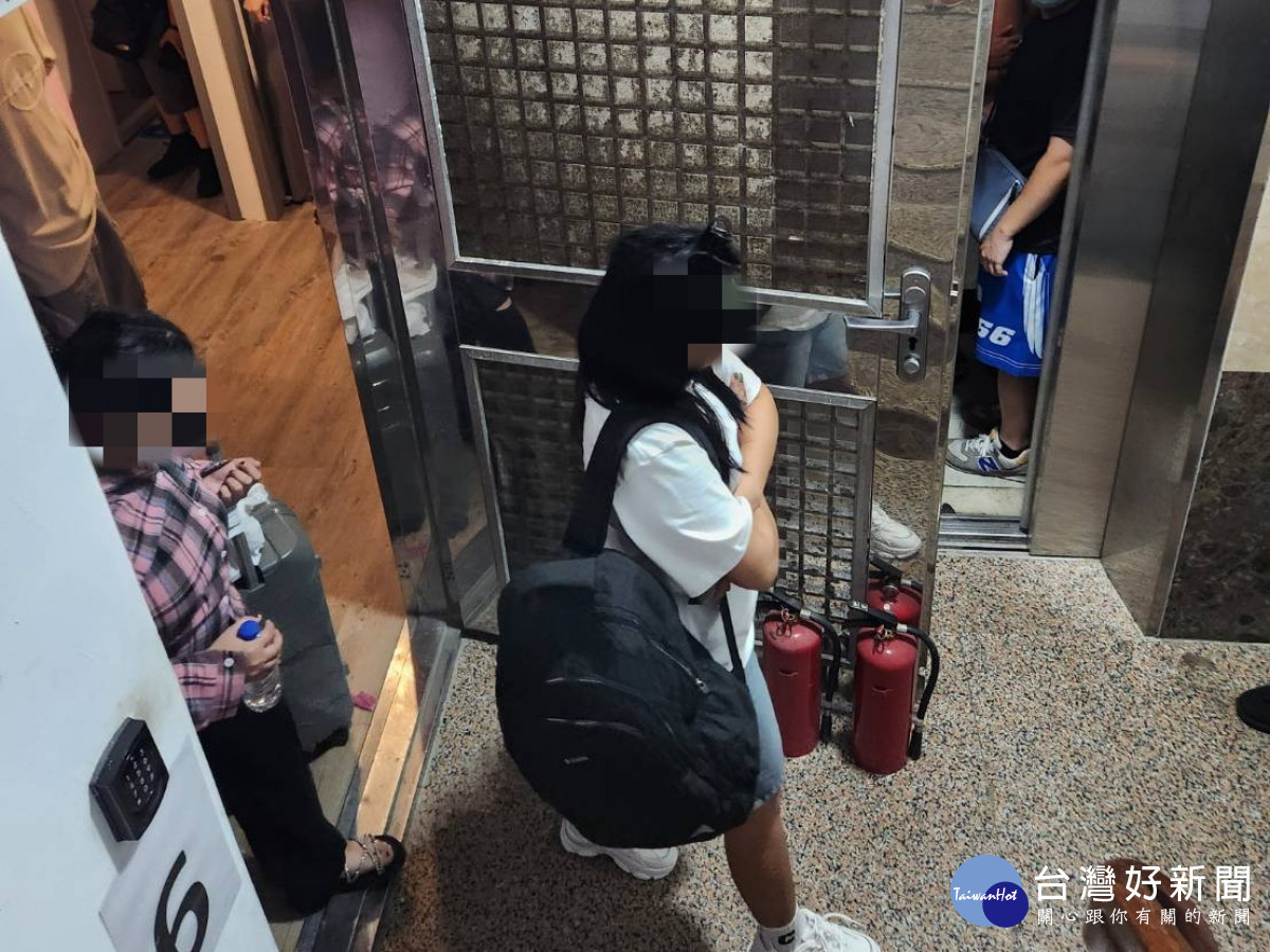 應召站,泰、印籍女子落網。