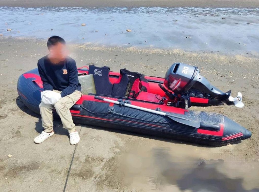 拼多多買橡皮艇偷渡來台　雲南父子自首結局大不同