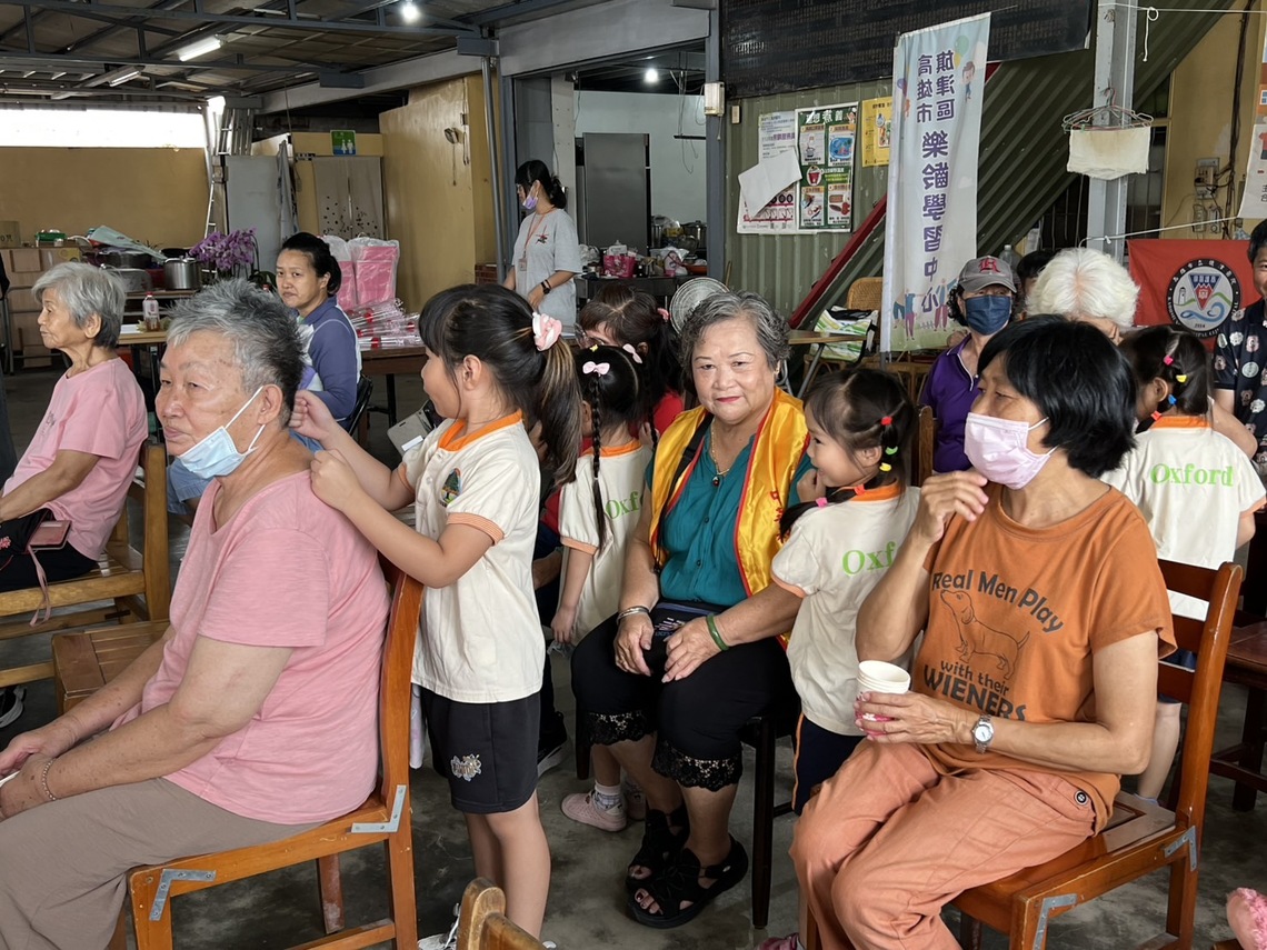 歡度祖父母節!高雄旗津老寶貝樂開懷