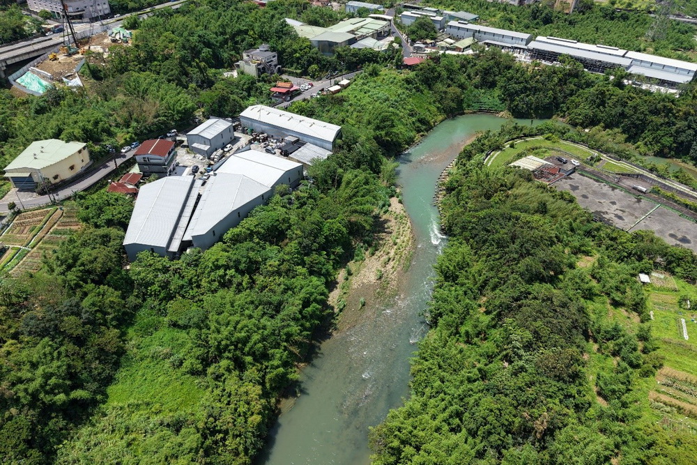 景美溪遭污染 桃檢起訴包庇傾倒報廢食、藥品清潔隊員環保公司 258 景美溪遭污染 桃檢起訴包庇傾倒報廢食、藥品清潔隊員環保公司 257