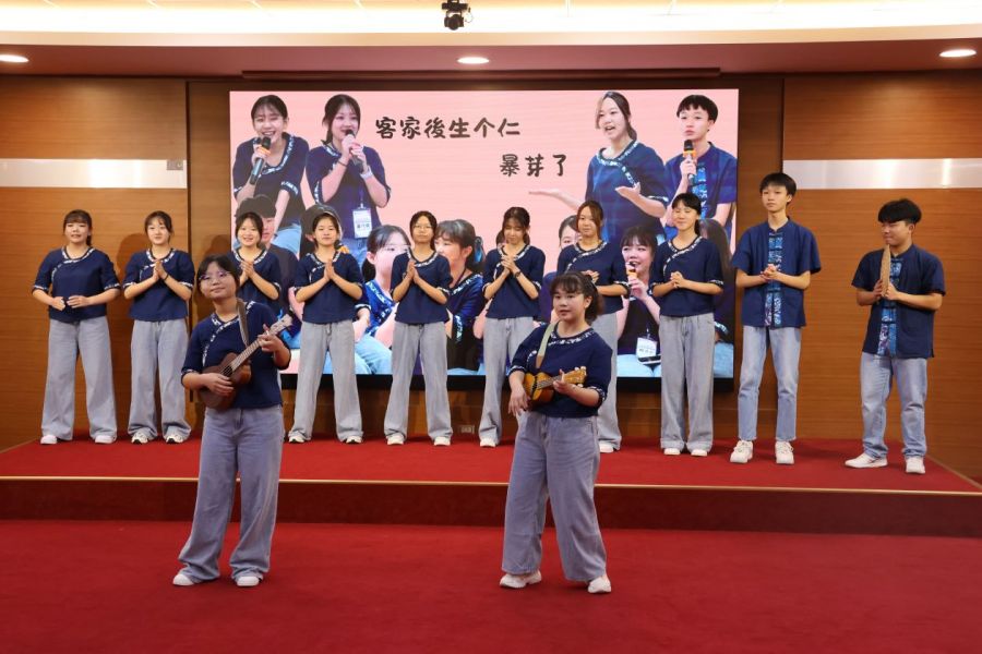 苗縣客家青少年國際事務訪問團交流歸國 鍾東錦讚揚學子優異表現