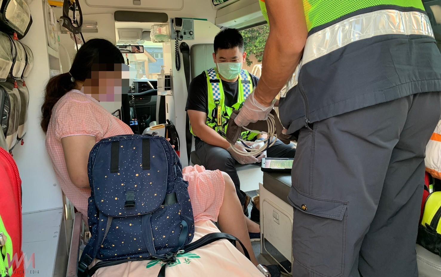孕婦送子上學跌倒校門口 雲警護童專案即時救援母子均安 - https://www.watchmedia01.com