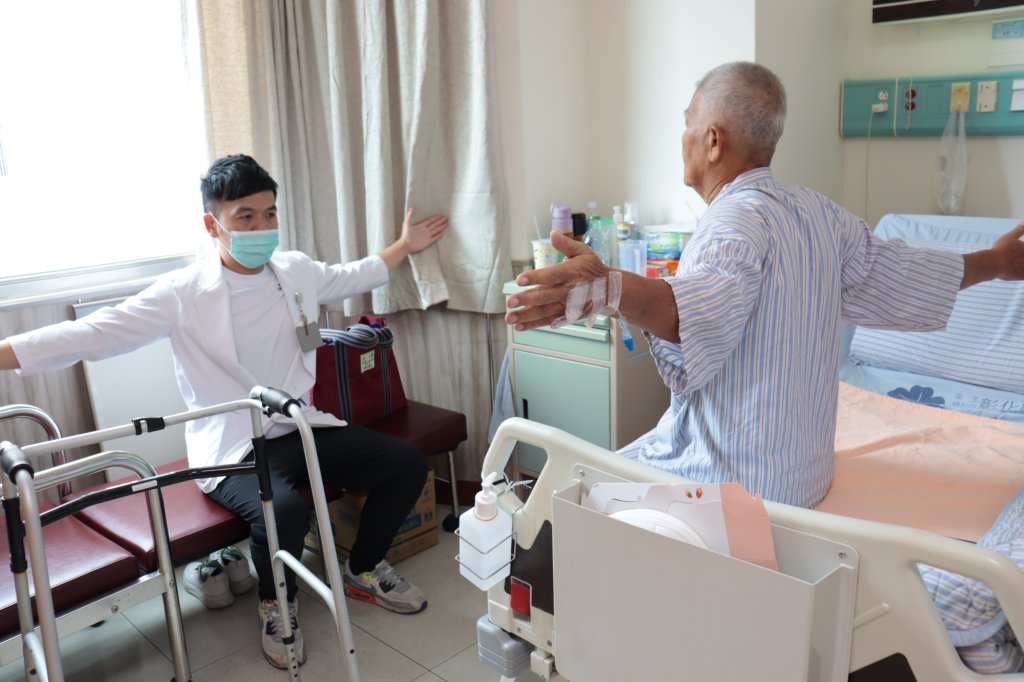 高血壓沒控制引發急性肺水腫血氧驟降-70歲老父送醫救回一命