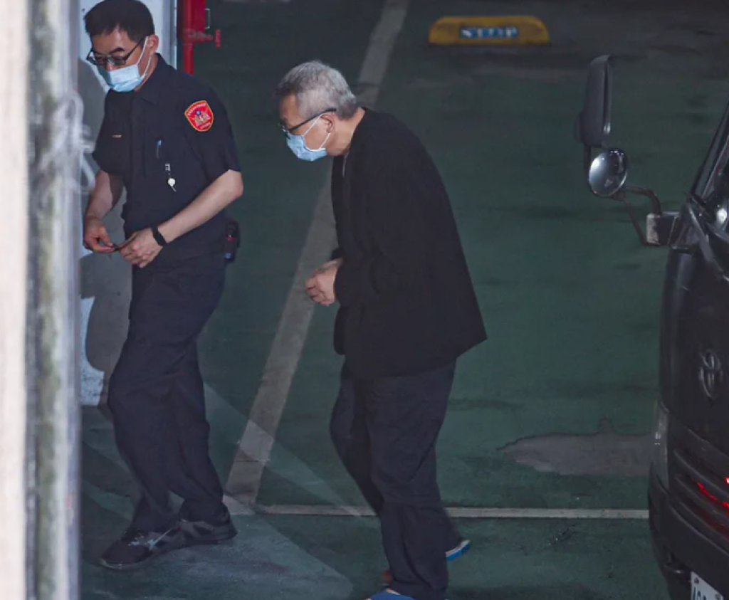 前立委陳歐珀涉貪、收賄遭求刑24年 羈押4月滿頭白髮下囚車