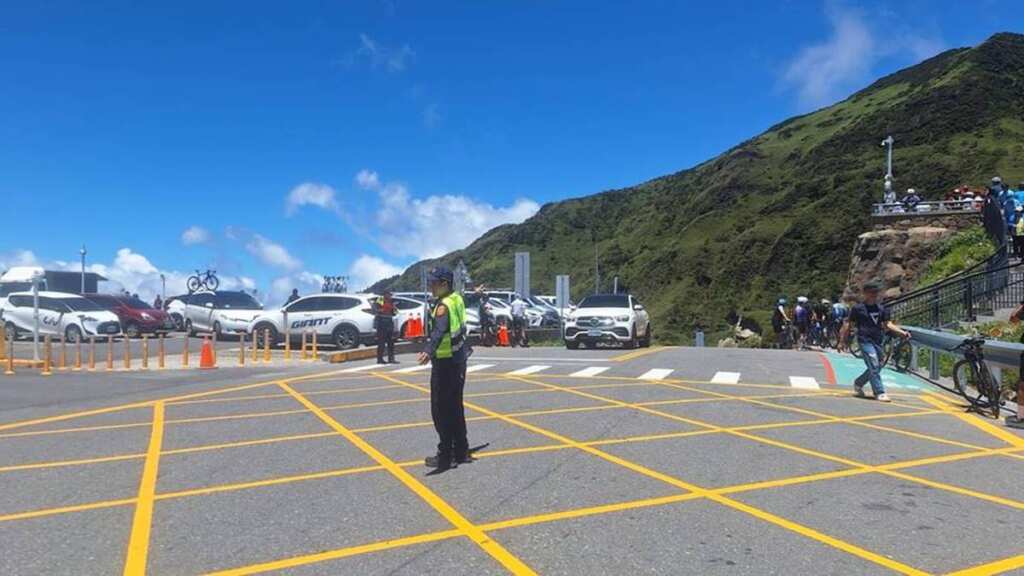 ▲合歡山武嶺地區9月份2場自行車及1場路跑賽事活動,仁愛警加強交通疏導。