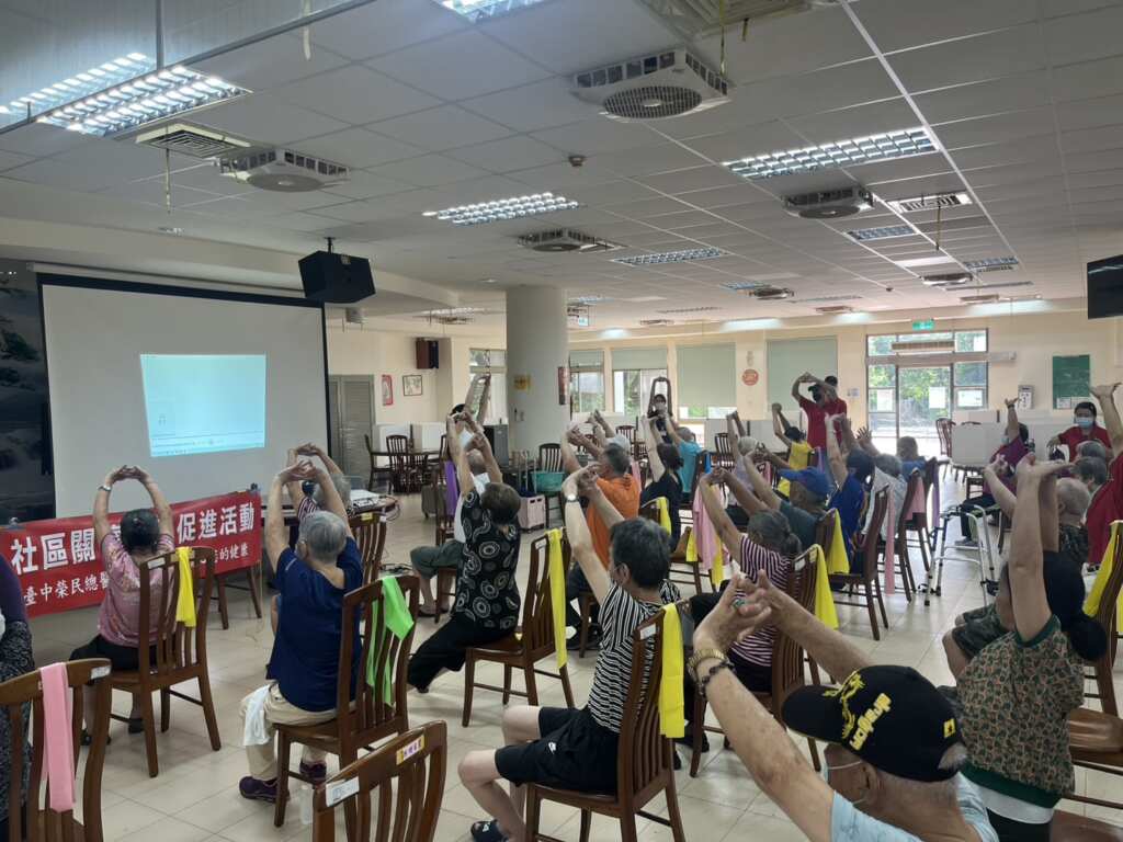 ▲肌少症OUT! 彰化榮家辦理預防延緩失能課程,強化肌力助長者健康老化。(彰化榮家提供)