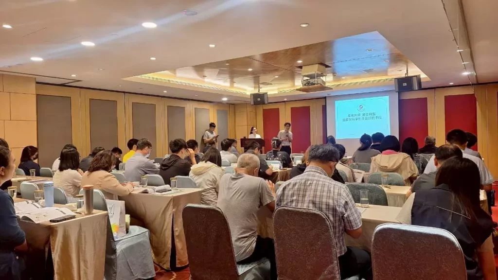 吳鳳科技大學於 8 月 26 日與經濟部產業發展署攜手舉辦「數位動能工作坊_吳鳳科大巡迴列車」