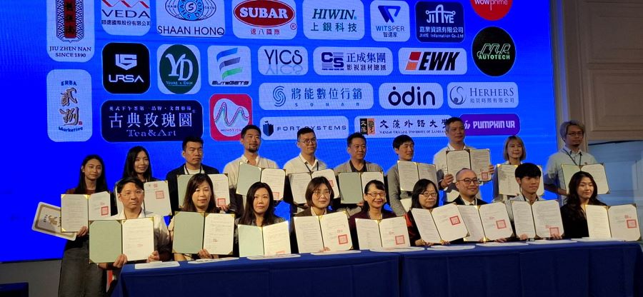 ▲文藻外語大學攜手28家企業，共育數位行銷與電商人才。