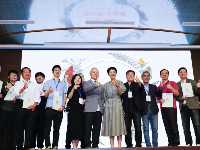 圖文:南投縣觀光工廠協會理事長交接半山夢工廠創辦人吳宜叡接棒拚南投深度旅遊。