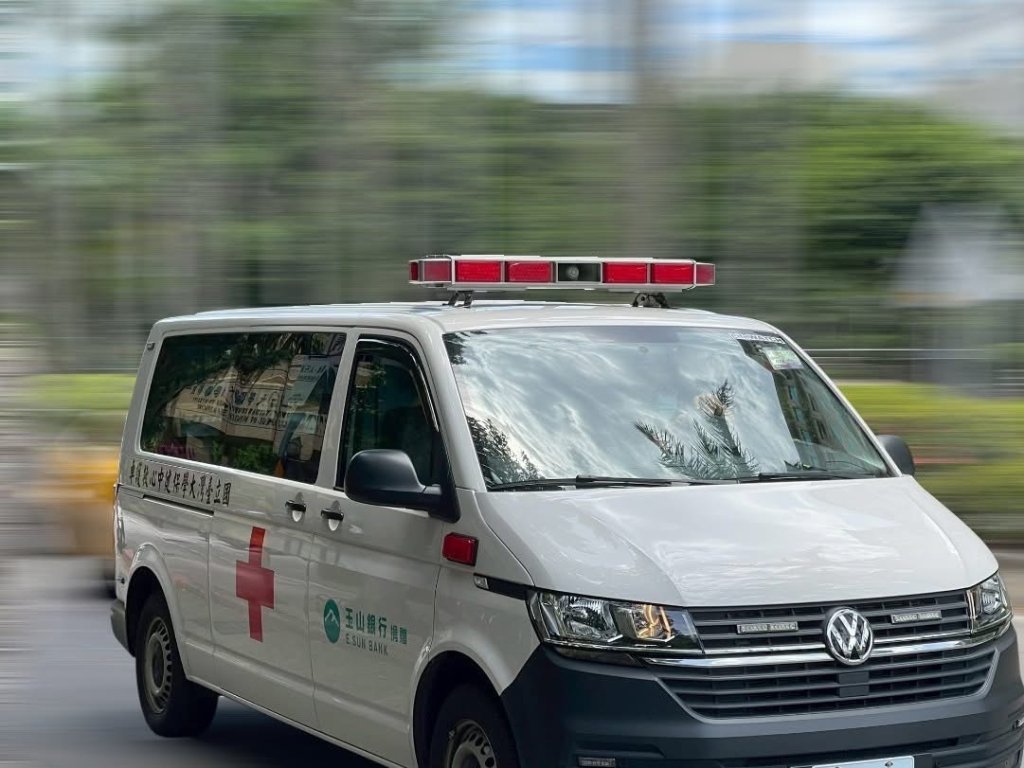 開學前憾事!-左營區女國中墜樓身亡-臟器四散路面