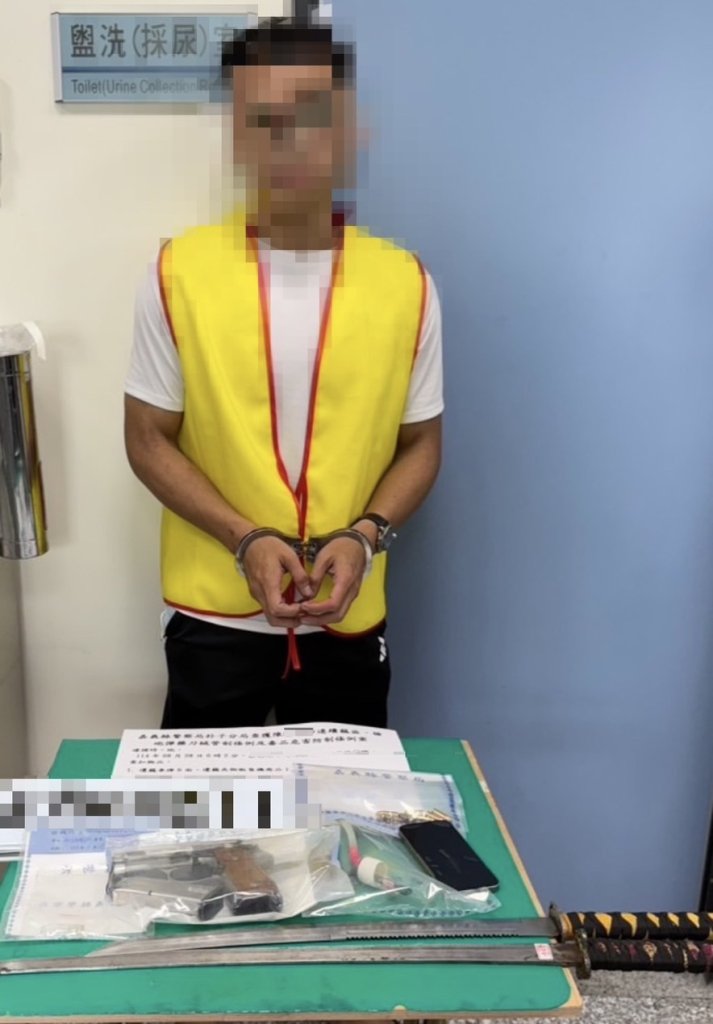 嘉義「娃娃機大盜」落網!39歲男藏汽車旅館-警攻堅驚見手槍、武士刀
