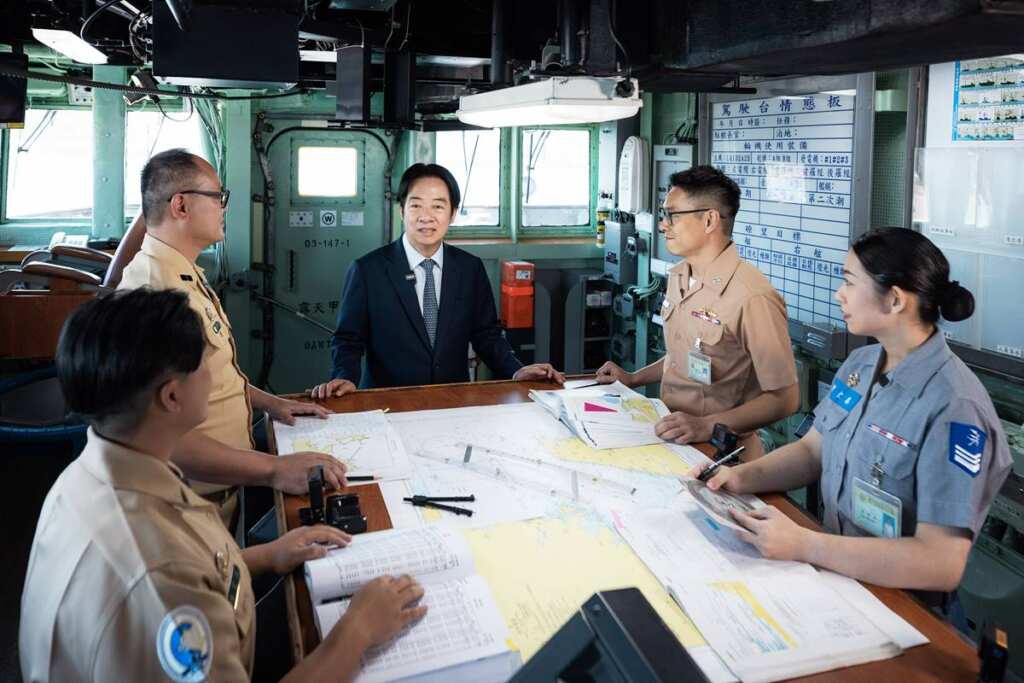 ▲總統錄製莒光園地「與官兵有約」,期勉秉持海軍錨鍊精神守護國家安全。