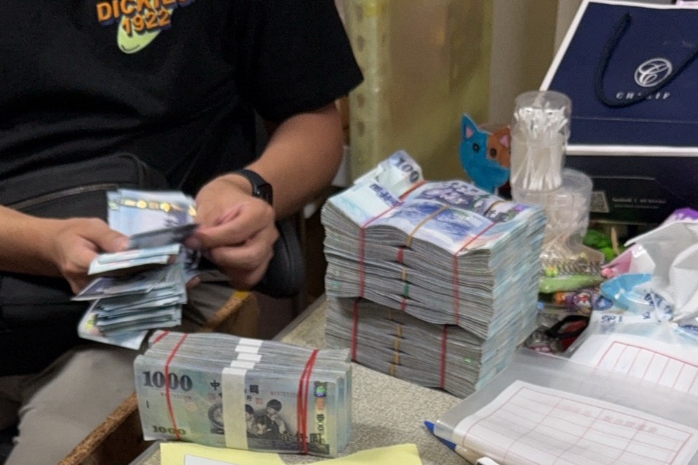 中檢查獲萬事通金流大水房 詐團、博弈洗錢逾52億 234 中檢查獲萬事通金流大水房 詐團、博弈洗錢逾52億 233