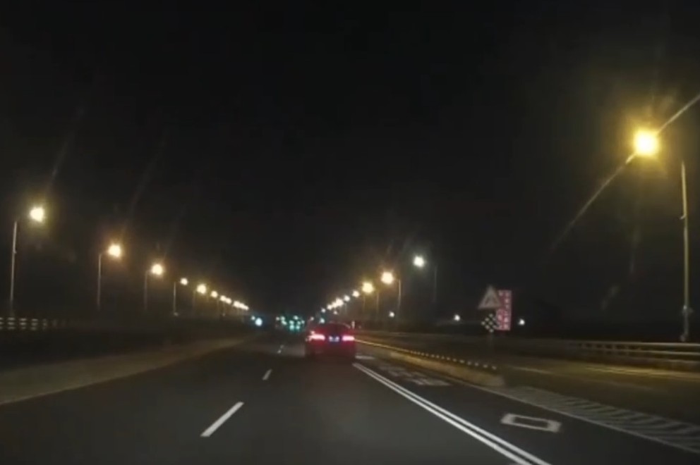 前方車輛左漂右移 49歲男涉吸毒菸彈成喪屍駕駛 234 cnews204250829a07