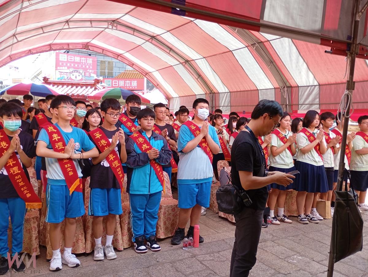 （有影片）／ 全台唯一佛教禮儀古笨港成年禮 北港320學子脫絭迎人生新頁 - https://www.watchmedia01.com