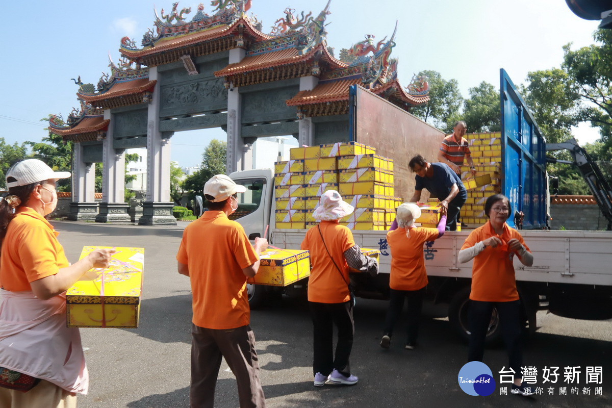 慈善宮將紙錢集中後送專爐焚燒。(記者扶小萍攝)