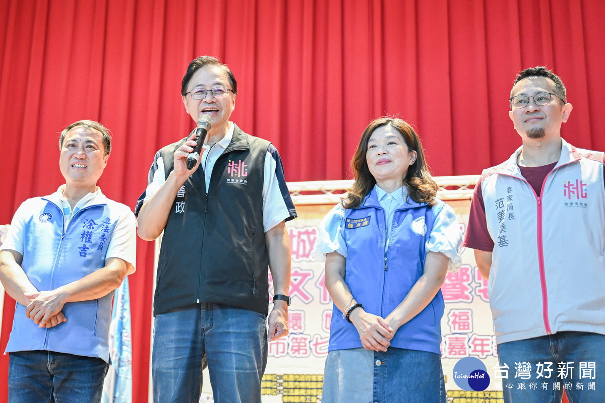 桃園市長張善政於「2025客家文化音樂饗宴暨關懷婦幼社福日及新城市第7屆創意沙畫嘉年華」中致詞。<br /><br />
