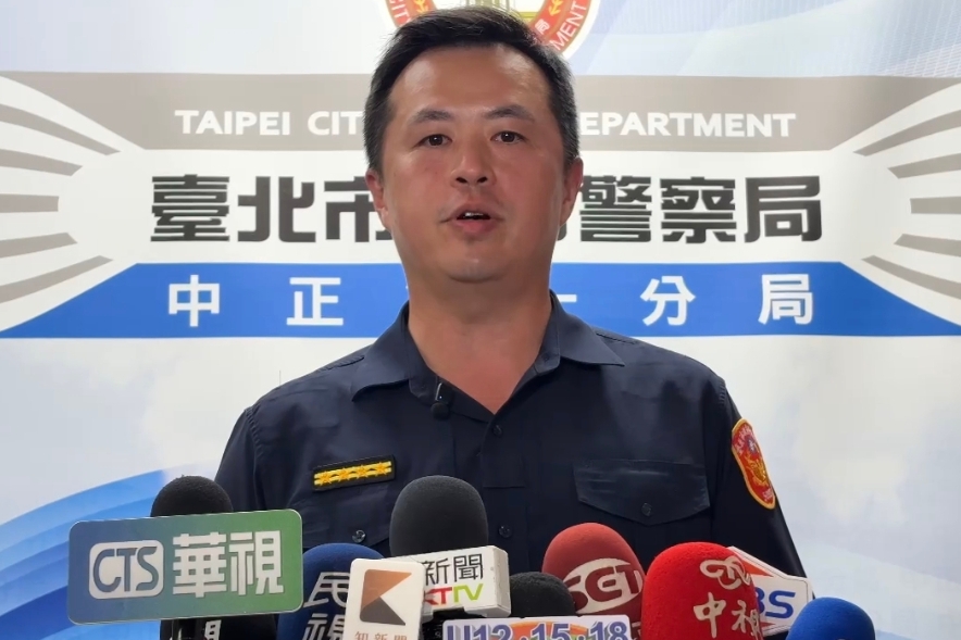 民眾指稱8月30日走讀活動遭警阻擋 北市警強調 一切依法行政 1 MEITU 20250830 171221189