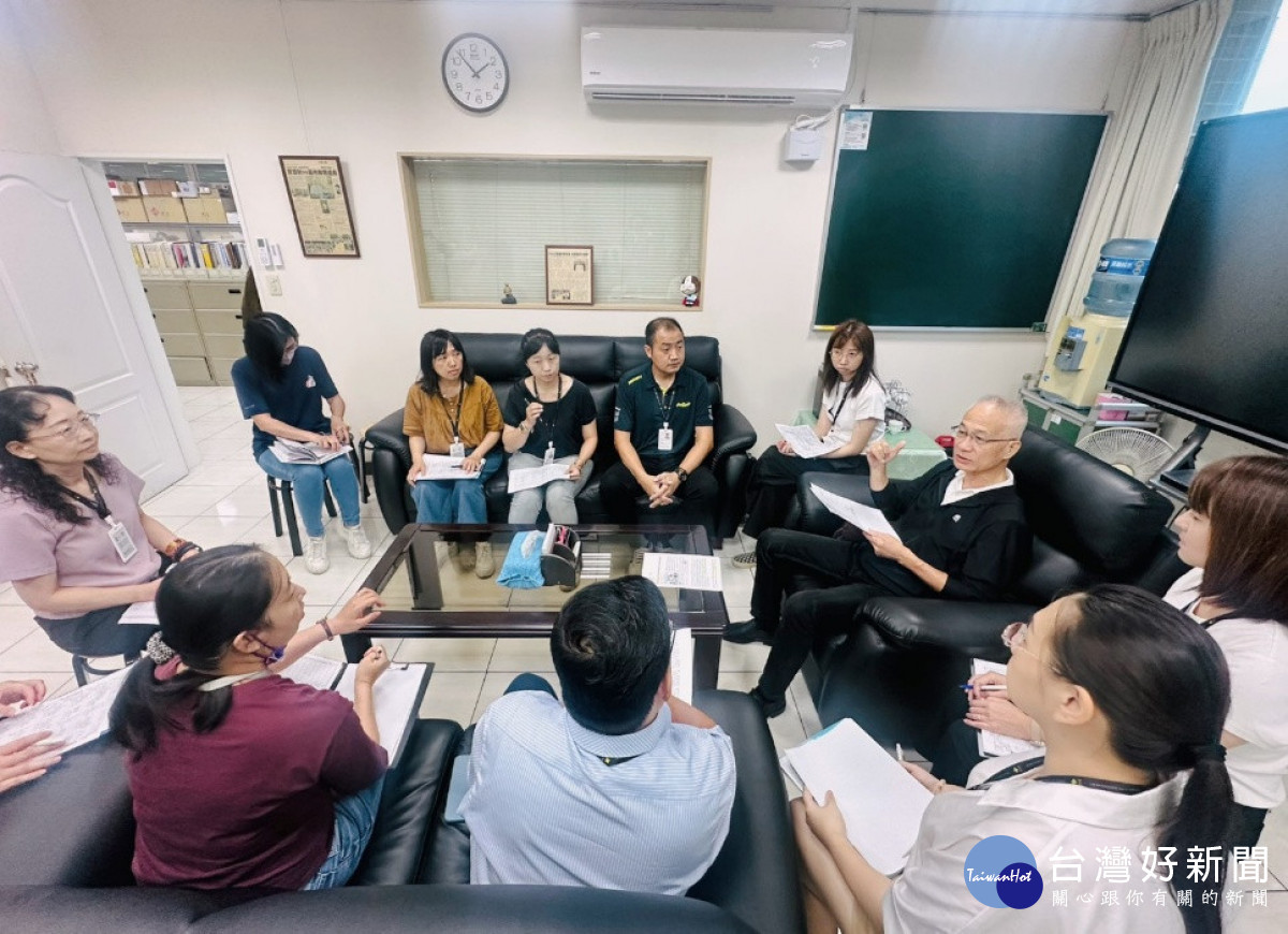 嘉義市政府為防範學校午餐食材因災損等因素面臨短缺之情形，於8月28日召集學校校長及營養師代表開會因應／林詩涵翻攝